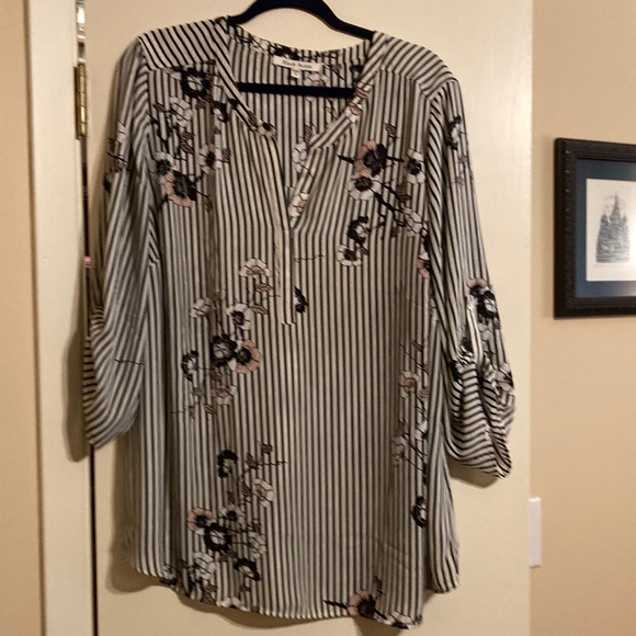 Black Rain stripe and floral black white pink shirt - Picture 1 of 5